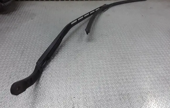 Peugeot 307 Windshield/front glass wiper blade 