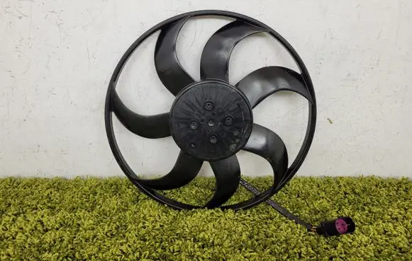 Volkswagen Tiguan Radiator cooling fan shroud 5q0959455bf