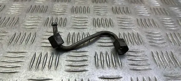 Fuel injector supply line/pipe