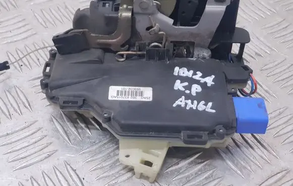 Seat Ibiza III (6L) Front door lock 3B2837015AG 993032101