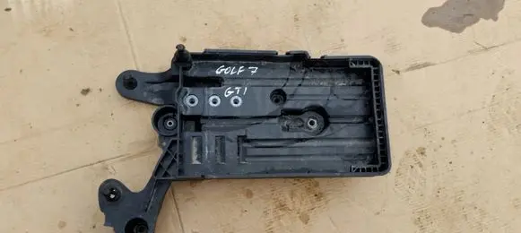 Volkswagen Golf VII Battery tray 5Q0915321