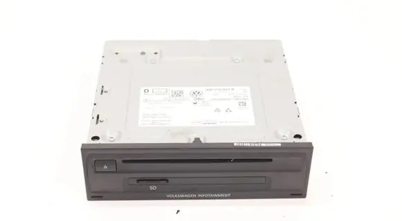 Volkswagen PASSAT B8 Radio/CD/DVD/GPS head unit 3Q0035824B