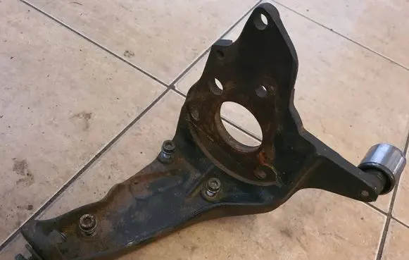 Audi A4 S4 B5 8D Fuel pump bracket 028130147B