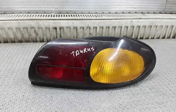 Ford Taurus Rear/tail lights F6DB13440A