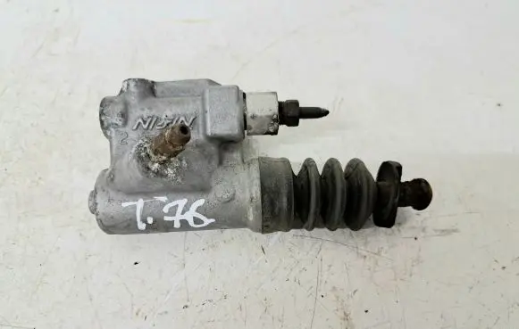 Clutch slave cylinder