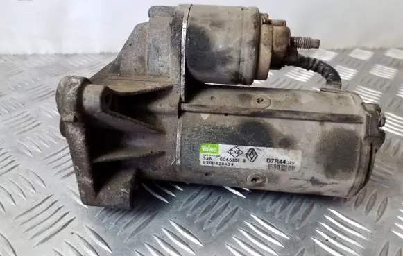 Renault Trafic II (X83) Starter motor 8200628419