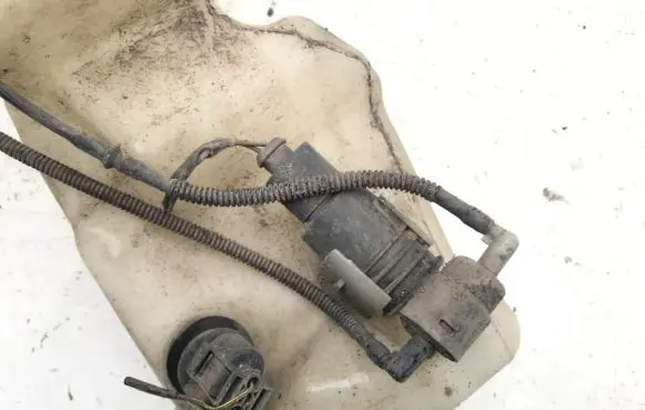 Volkswagen Sharan Windscreen/windshield washer pump