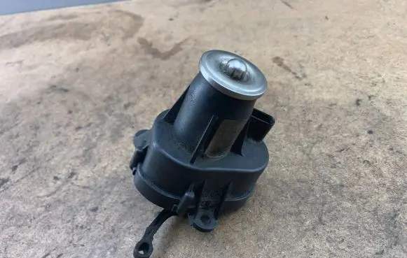 BMW 7 F01 F02 F03 F04 Intake manifold valve actuator/motor 7811299 11617811300 11618575534