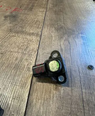 Mercedes-Benz E W211 Air pressure sensor a0051535028