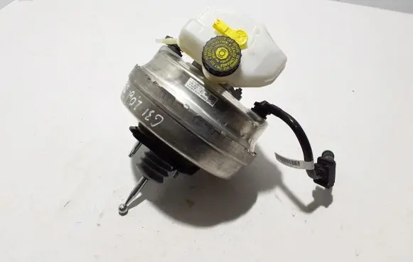 BMW 5 G30 G31 Brake booster 6861215