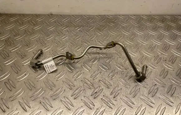Ford Focus Fuel line pipe CJ5E9J323BC