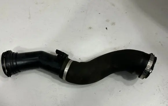 BMW 1 F20 F21 Intercooler hose/pipe 7597588