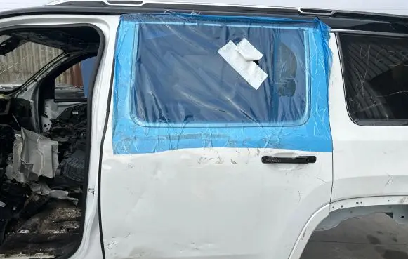 Jeep Grand Wagoneer Rear door