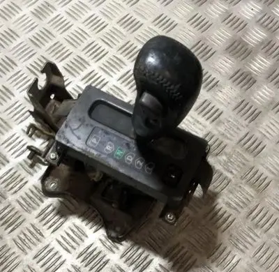 Mitsubishi Sigma Gear shifter/selector