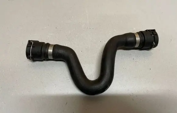 Opel Insignia B Engine coolant pipe/hose 39087133