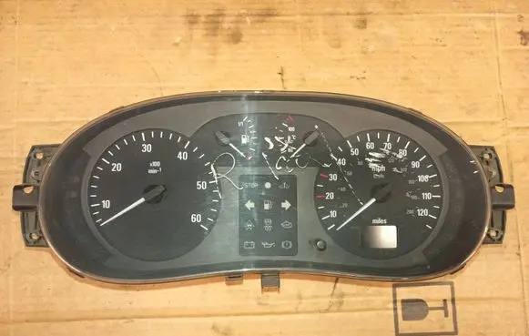 Opel Vivaro Speedometer (instrument cluster) P8200295454