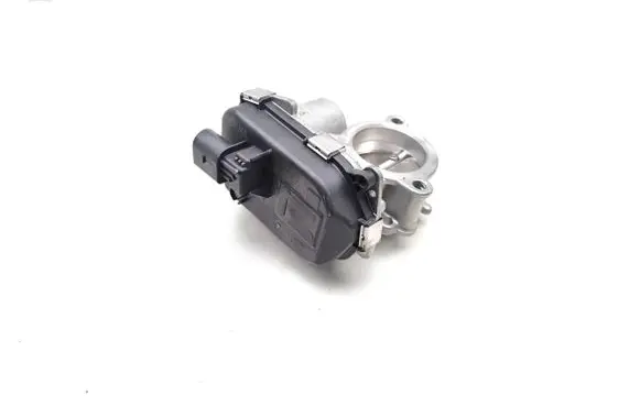 Volkswagen Polo VI Electric throttle body valve 05C133062A