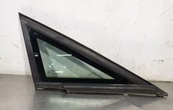 Seat Leon (1P) Rear side window