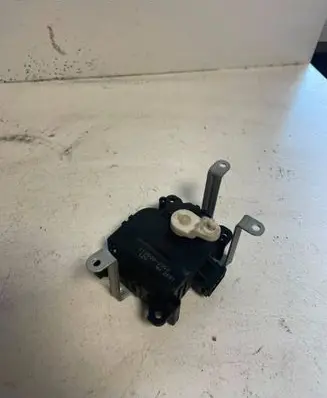 Subaru Legacy Air flap motor/actuator 1138002350