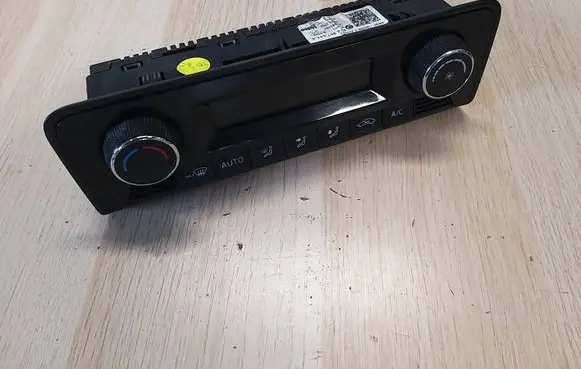 Skoda Fabia Mk3 (NJ) Climate control unit 6V0907044A