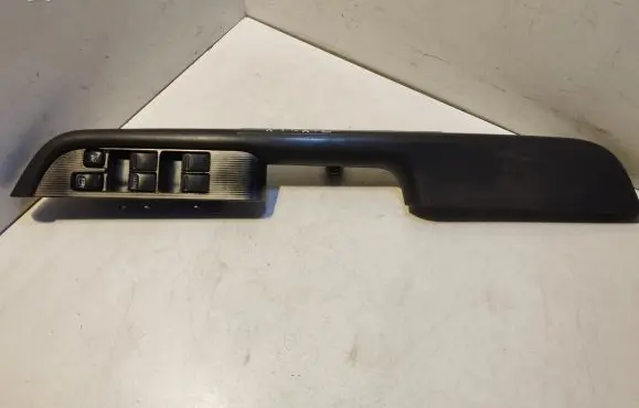 Nissan X-Trail T30 Quarter vent window switch 809498H700