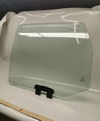 Mitsubishi Colt Rear side window 43R00048