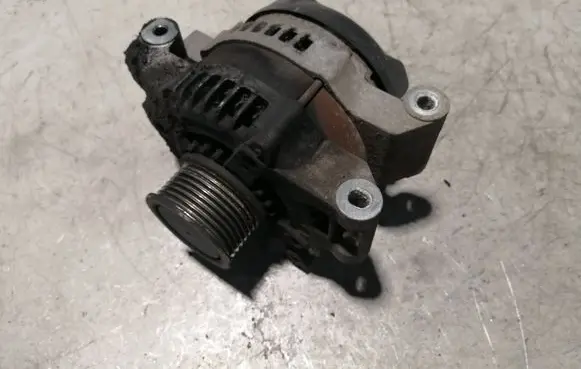 Toyota Corolla Verso E121 Generator/alternator 270600G011 1042104521