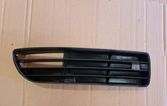 Audi A4 S4 B5 8D Front bumper lower grill 8D0807346B