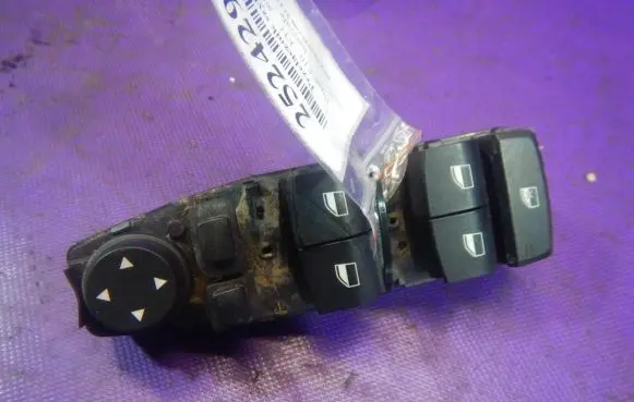 BMW 5 F10 F11 Quarter vent window switch 9241955