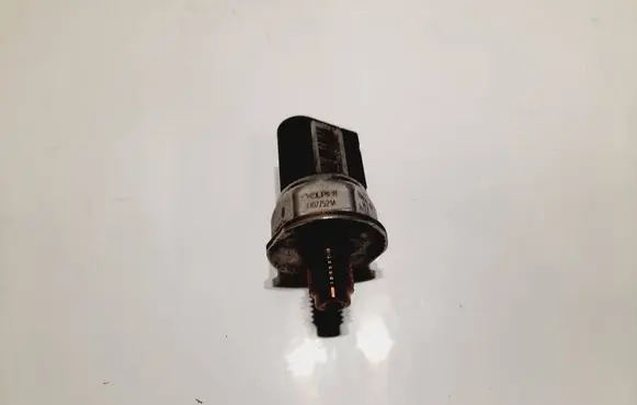 Mercedes-Benz Sprinter W906 Fuel pressure regulator 