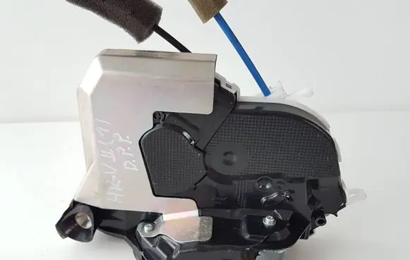 Honda HR-V Front door lock M4912110