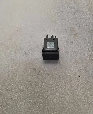 Volkswagen Golf IV Windscreen/window heater switch 1J0959621C