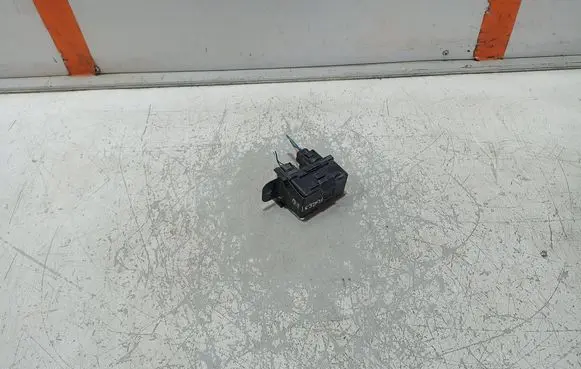 Subaru Forester SK Window wiper relay 86121FL001