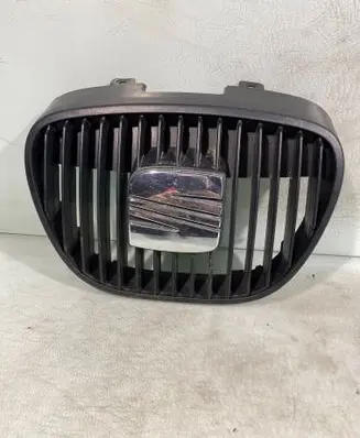 Seat Ibiza III (6L) Front grill 6L0853651