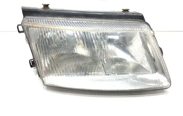 Volkswagen PASSAT B5 Headlight/headlamp