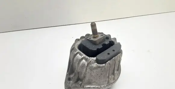 BMW 1 E82 E88 Engine mount bracket 13981112GE