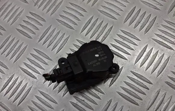 Ford Focus A/C air flow flap actuator/motor 3M5H-19E616-AB
