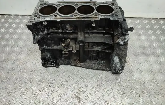 Mercedes-Benz A W176 Engine block R2700106100 270910