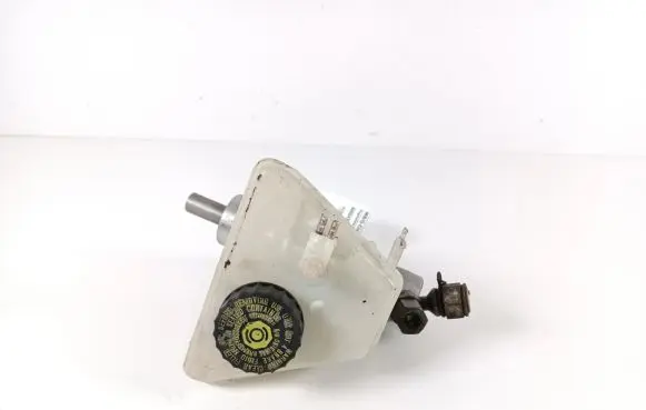 Mercedes-Benz G W461 W463 1st Gen Master brake cylinder A0064300101