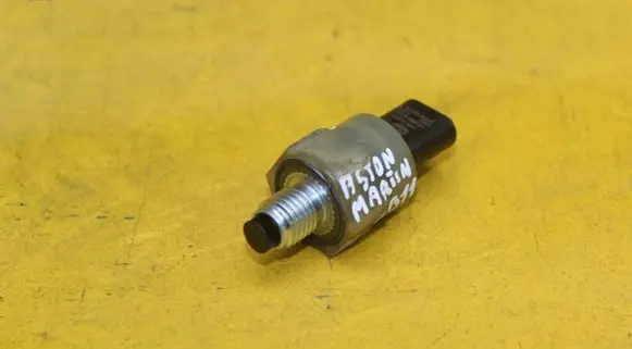 Aston Martin DB11 Fuel pressure sensor 