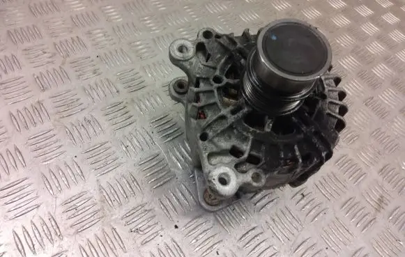 Audi Q3 8U Generator/alternator 04C903023