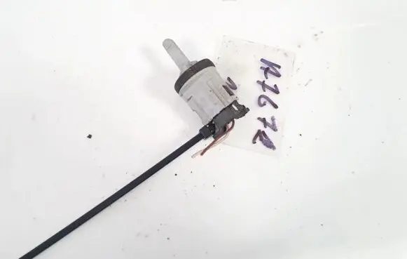 Volkswagen Golf V Coolant temperature sensor 1k0907543a