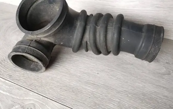 Ford Mondeo MK I Air intake hose/pipe 93BB9C623JB