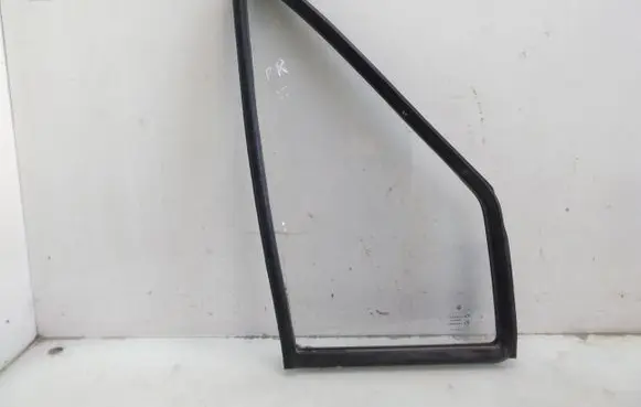 Volkswagen II LT Front door vent window glass four-door 43R000042