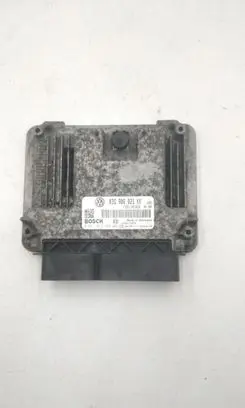 Volkswagen Golf V Engine control unit/module 03G906021