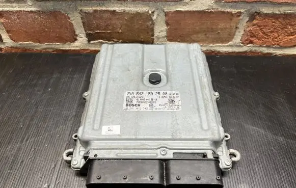 Mercedes-Benz S W221 Engine control unit/module A6421502500 0281015342 A0024460640
