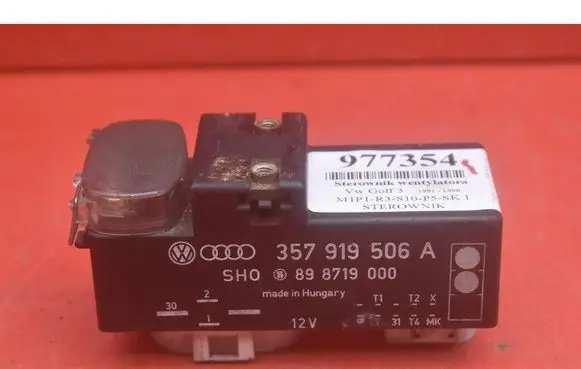 Volkswagen Golf III Relay mounting block 357919506A