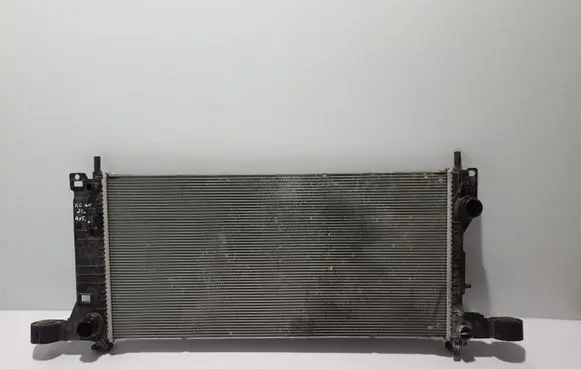 Volvo XC40 Coolant radiator 32268989