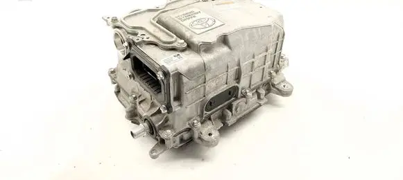 Toyota Yaris Voltage converter inverter G920052033