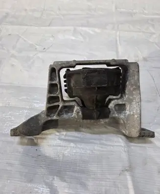 Ford Kuga II Engine mount vacuum valve F1F16F012BB